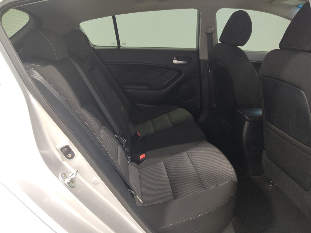 2017 Kia Forte in Columbus, OH 43228 - 18044647 19