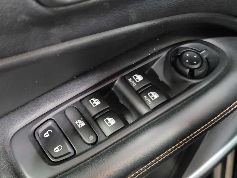 2018 Jeep Compass in Pittsburgh, PA 15237 - 18044733 27