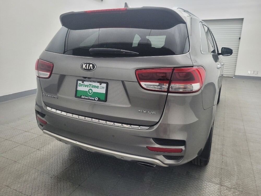 2018 Kia Sorento in Houston, TX 77074 - 18044976 7