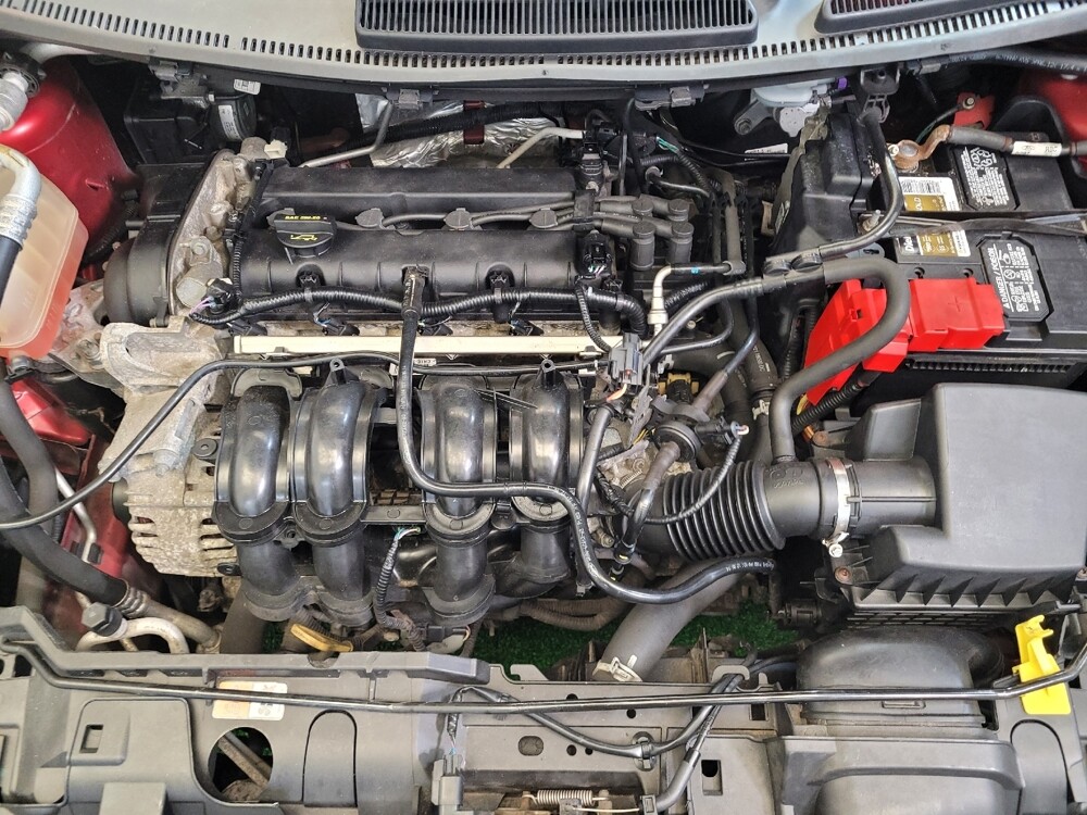 2015 Ford Fiesta in Maple Heights, OH 44137 - 18045116 30