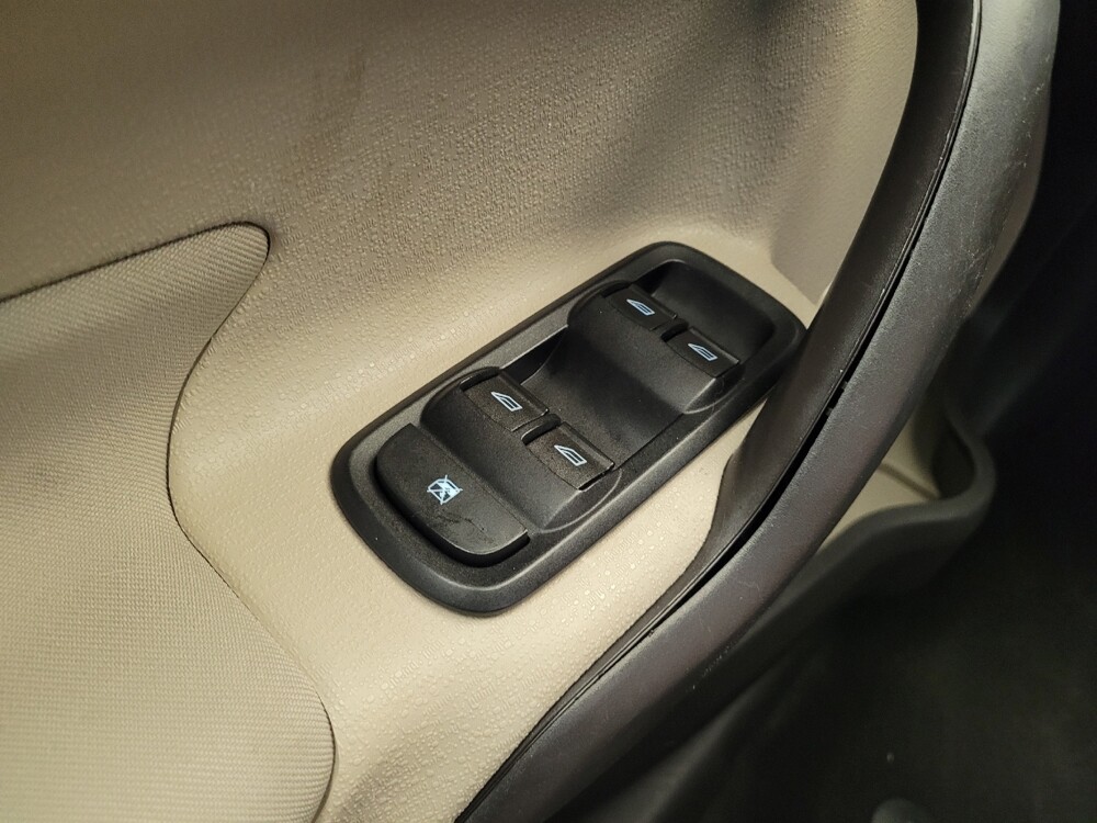 2015 Ford Fiesta in Maple Heights, OH 44137 - 18045116 27