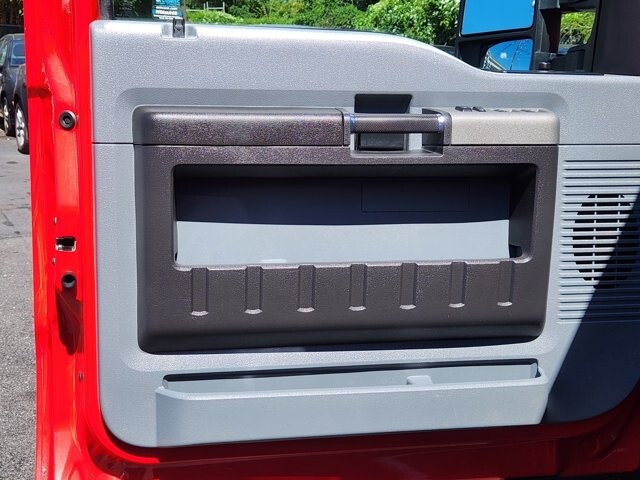 2016 Ford F350 in Cinnaminson, NJ 08077 - 18045179 10