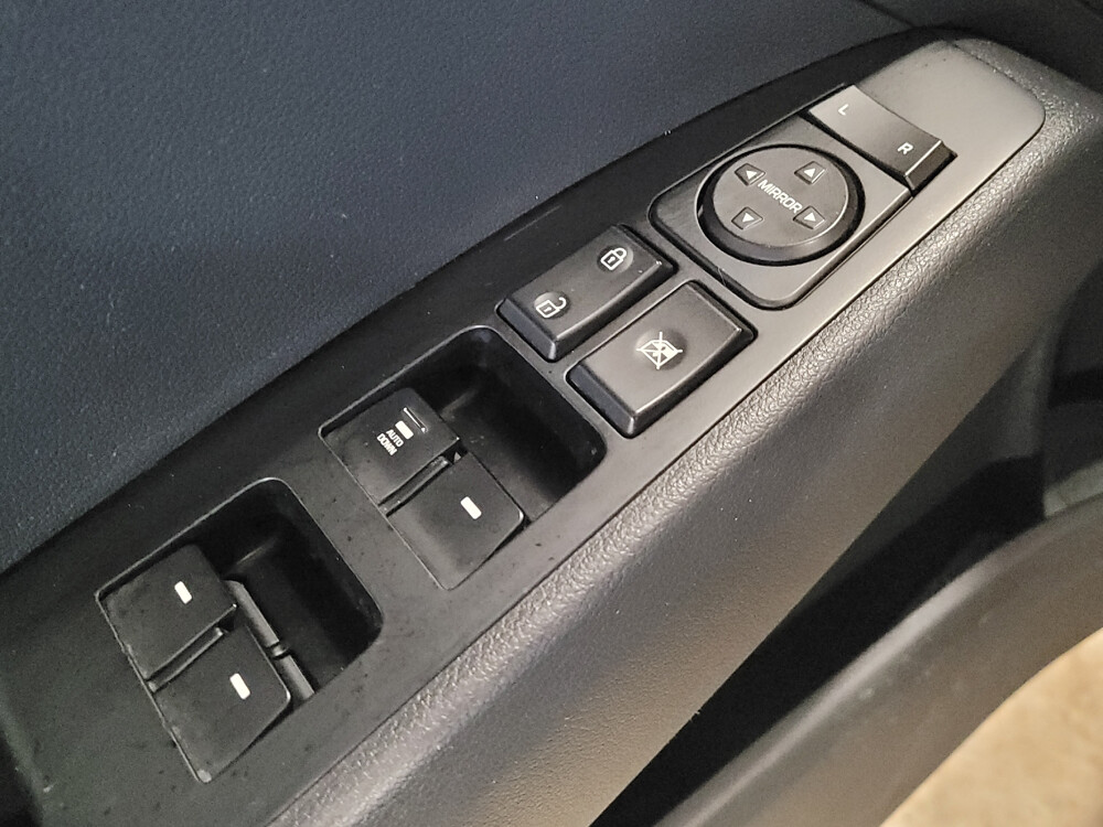 2020 Hyundai Elantra in Pensacola, FL 32505 - 18045361 27