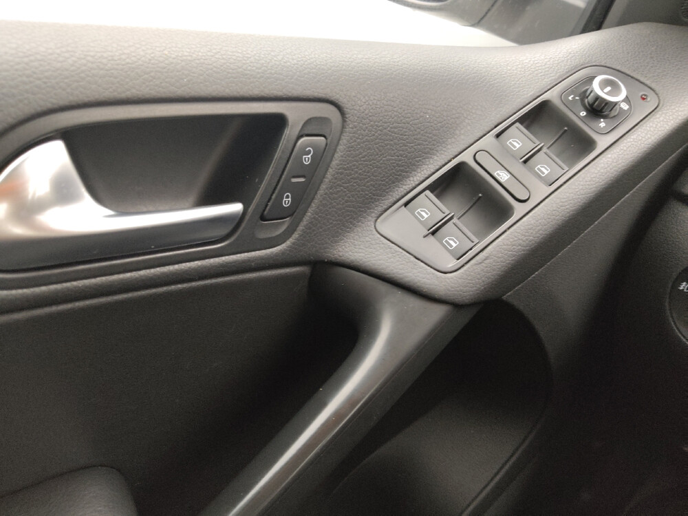 2014 Volkswagen Tiguan in Gladstone, MO 64118 - 18045751 27