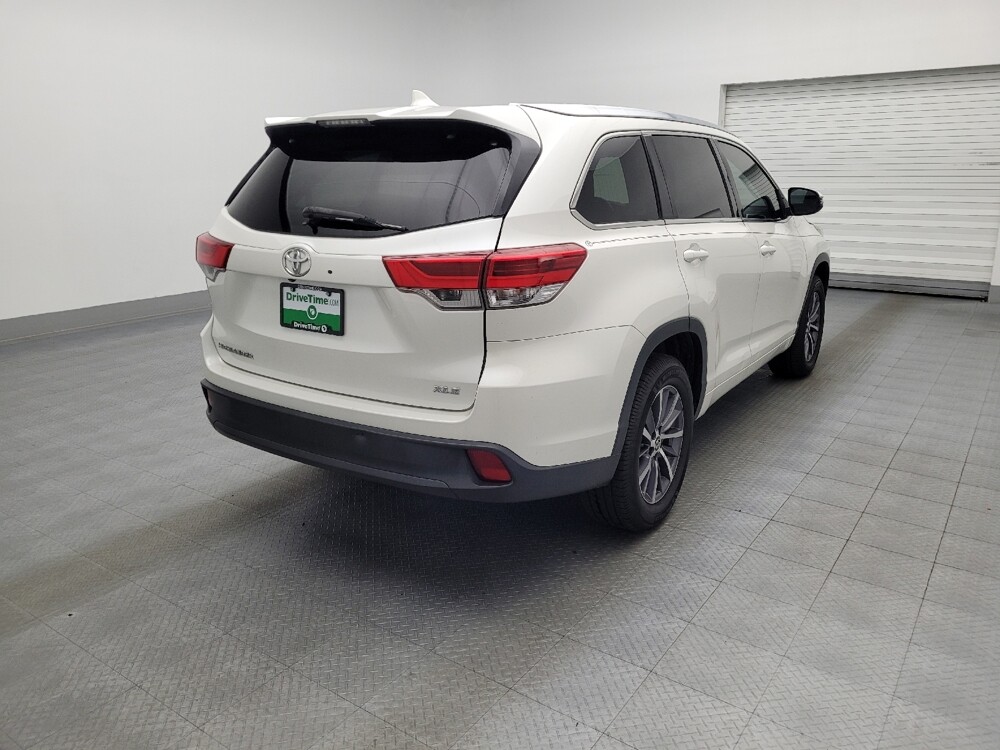 2018 Toyota Highlander in West Palm Beach, FL 33409 - 18046051 9