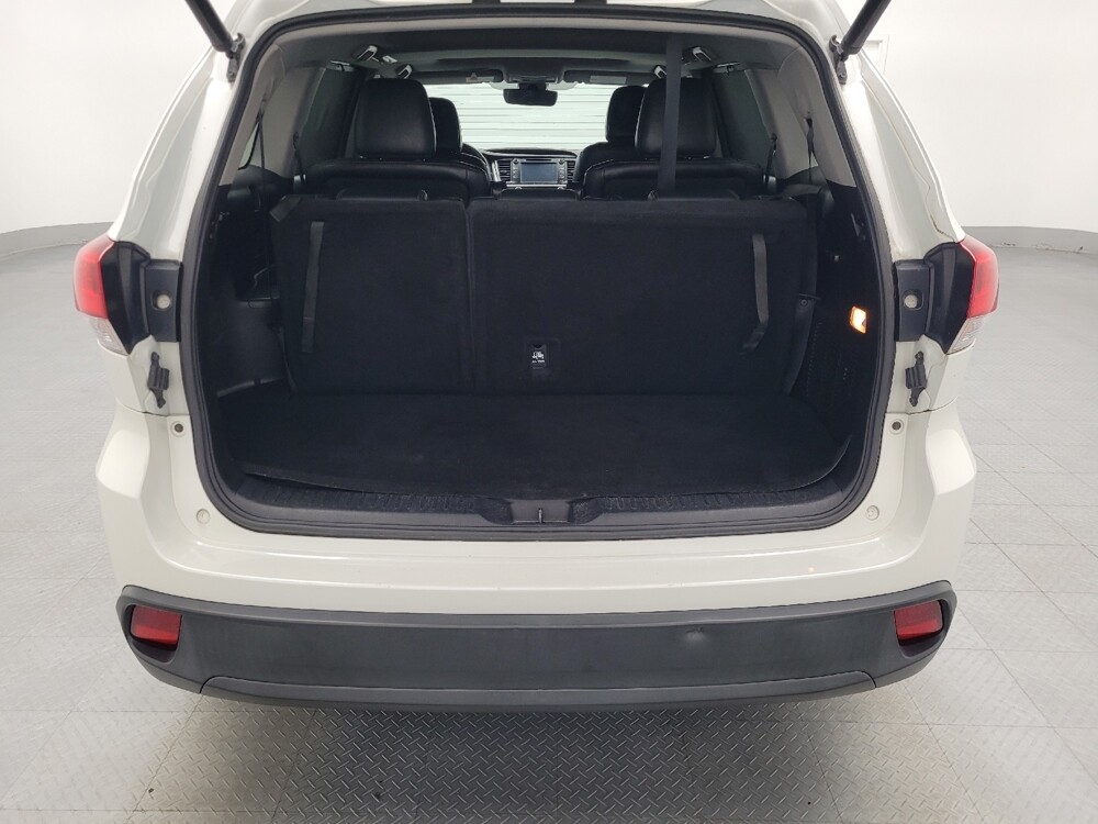 2018 Toyota Highlander in West Palm Beach, FL 33409 - 18046051 29