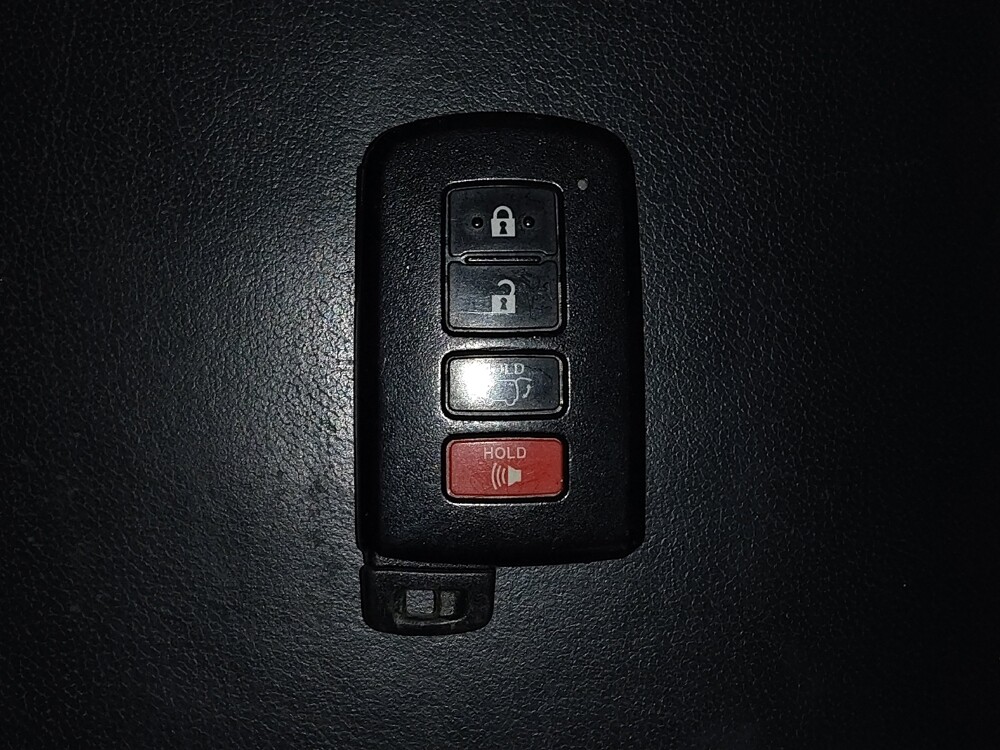 2018 Toyota Highlander in West Palm Beach, FL 33409 - 18046051 32