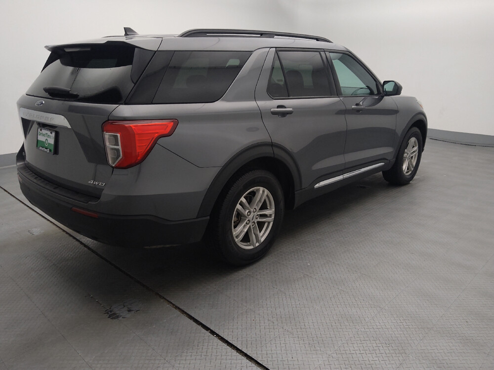 2022 Ford Explorer in St. Louis, MO 63136 - 18046098 10