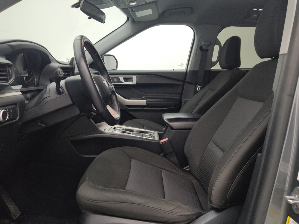2022 Ford Explorer in St. Louis, MO 63136 - 18046098 17