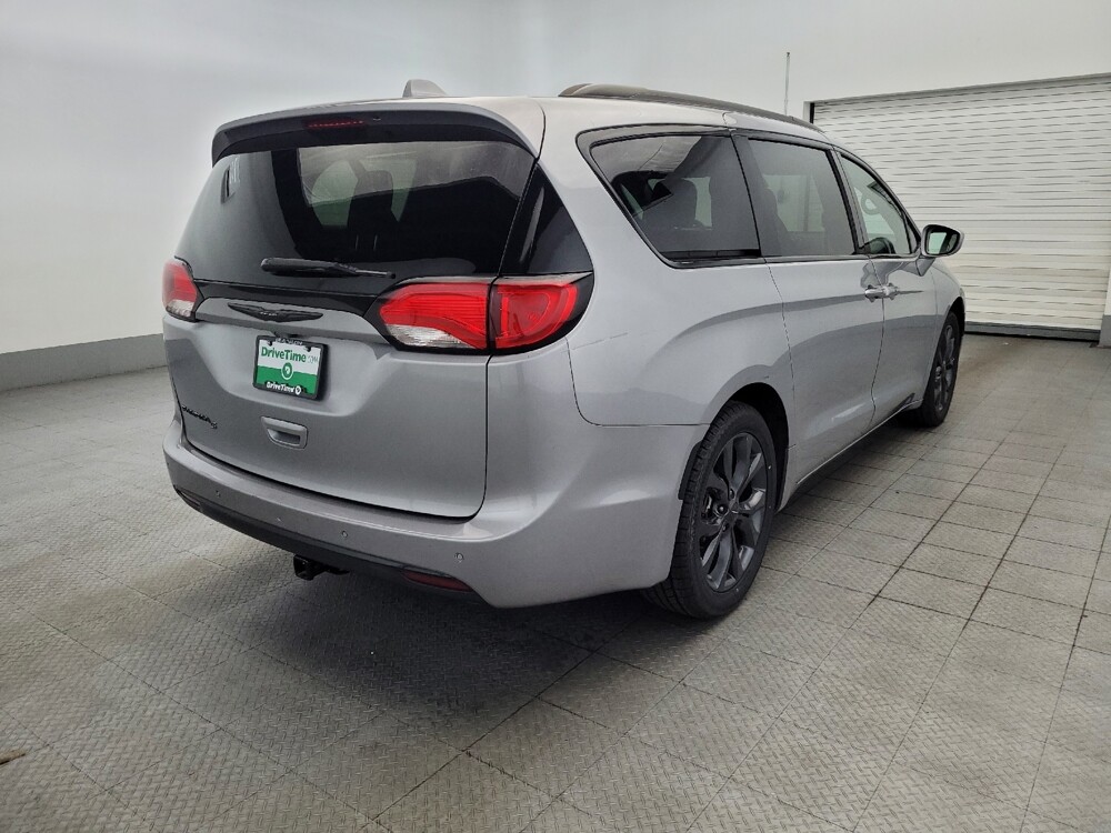 2019 Chrysler Pacifica in Temple Hills, MD 20746 - 18046174 9