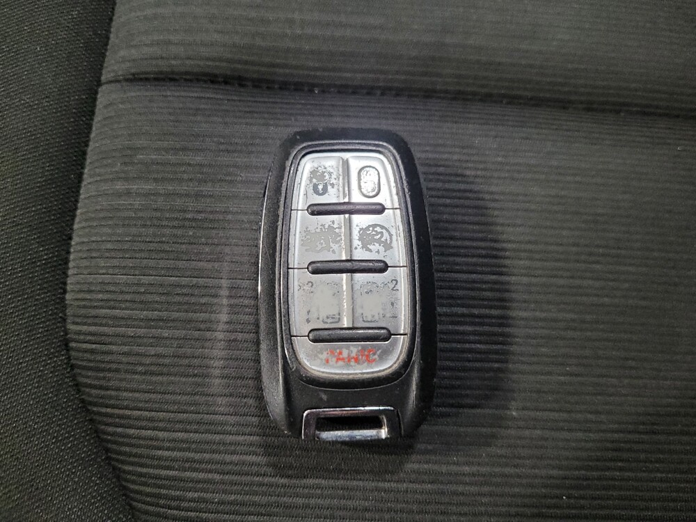 2019 Chrysler Pacifica in Temple Hills, MD 20746 - 18046174 32