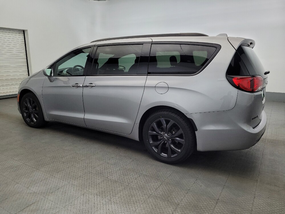 2019 Chrysler Pacifica in Temple Hills, MD 20746 - 18046174 3
