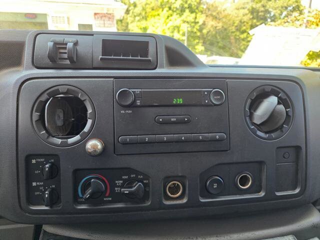 2010 Ford E-350 and Econoline 350 in Blauvelt, NY 10913 - 18046292 17