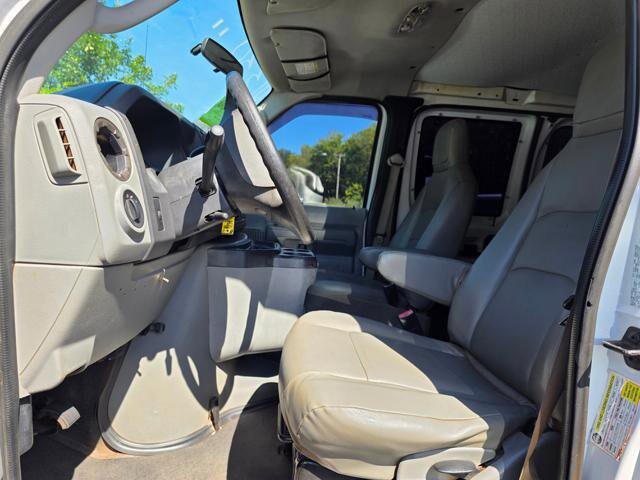 2010 Ford E-350 and Econoline 350 in Blauvelt, NY 10913 - 18046292 11
