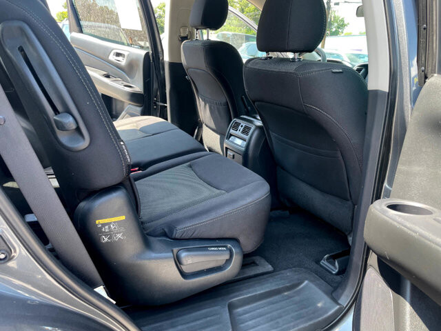 2020 Nissan Pathfinder in Baltimore, MD 21225 - 18046298 23