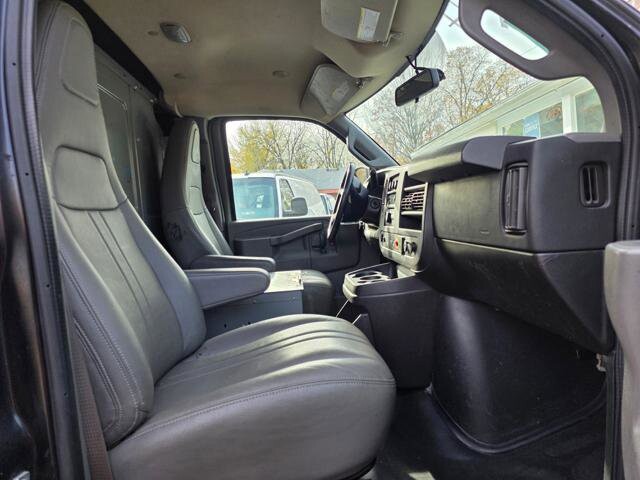 2018 Chevrolet Express 2500 in Blauvelt, NY 10913 - 18046305 50
