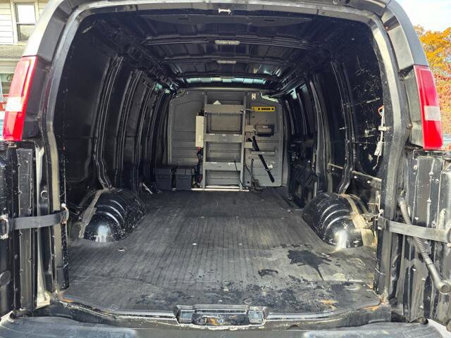 2018 Chevrolet Express 2500 in Blauvelt, NY 10913 - 18046305 29