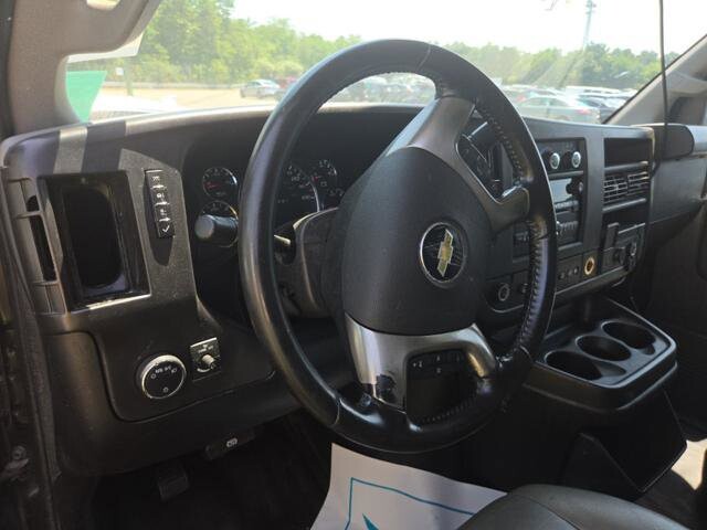 2018 Chevrolet Express 2500 in Blauvelt, NY 10913 - 18046305 57