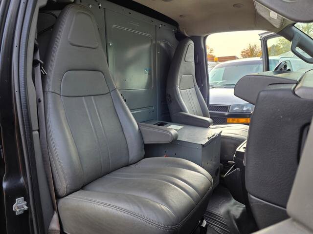 2018 Chevrolet Express 2500 in Blauvelt, NY 10913 - 18046305 49