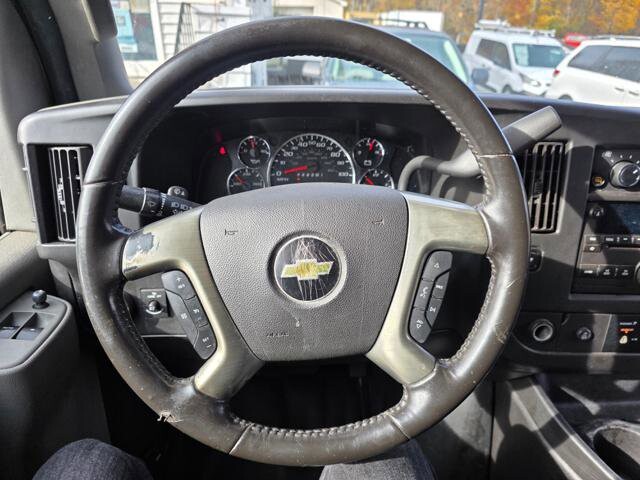 2018 Chevrolet Express 2500 in Blauvelt, NY 10913 - 18046305 13