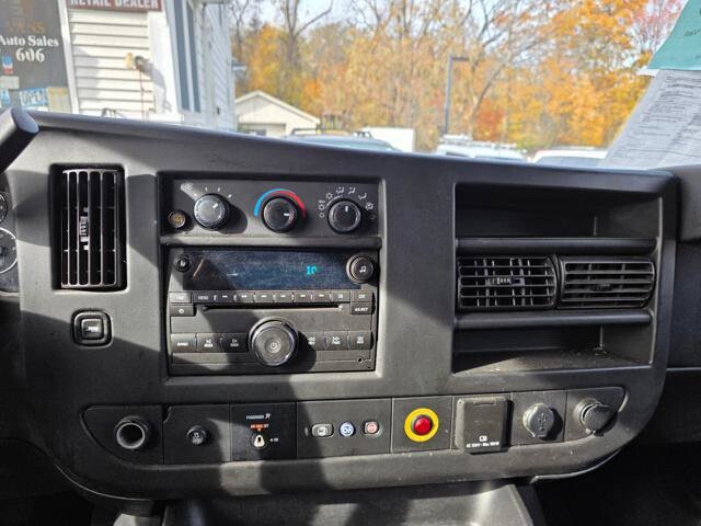 2018 Chevrolet Express 2500 in Blauvelt, NY 10913 - 18046305 17