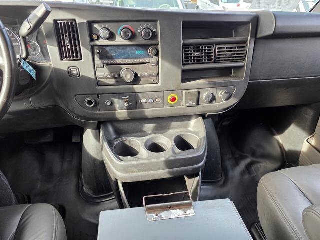 2018 Chevrolet Express 2500 in Blauvelt, NY 10913 - 18046305 16