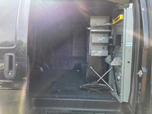 2018 Chevrolet Express 2500 in Blauvelt, NY 10913 - 18046305 44