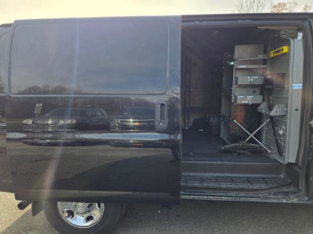 2018 Chevrolet Express 2500 in Blauvelt, NY 10913 - 18046305 43