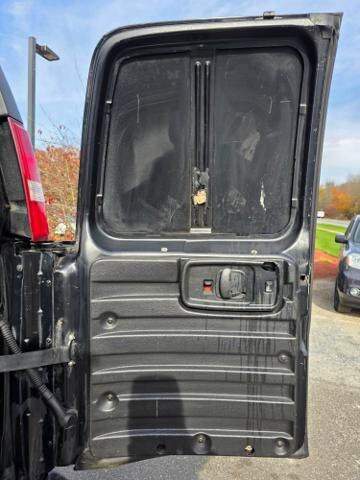 2018 Chevrolet Express 2500 in Blauvelt, NY 10913 - 18046305 30