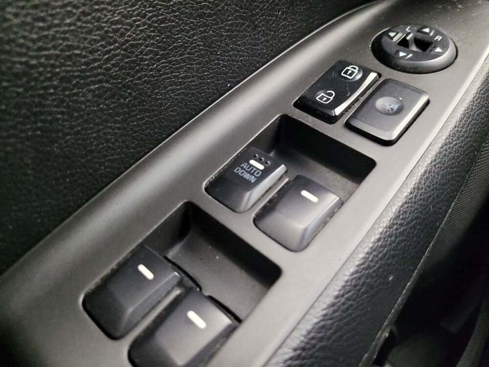 2018 Kia Forte in St. Louis, MO 63136 - 18046427 27