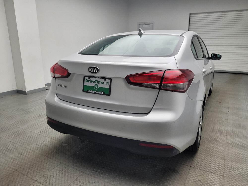 2018 Kia Forte in St. Louis, MO 63136 - 18046427 7