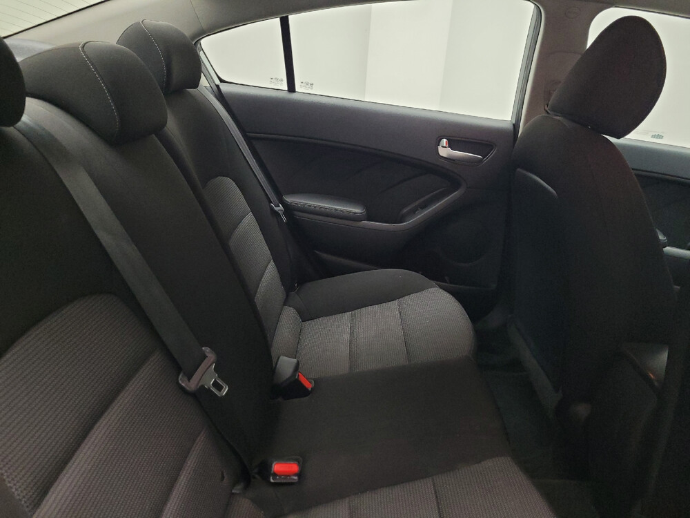 2018 Kia Forte in St. Louis, MO 63136 - 18046427 19