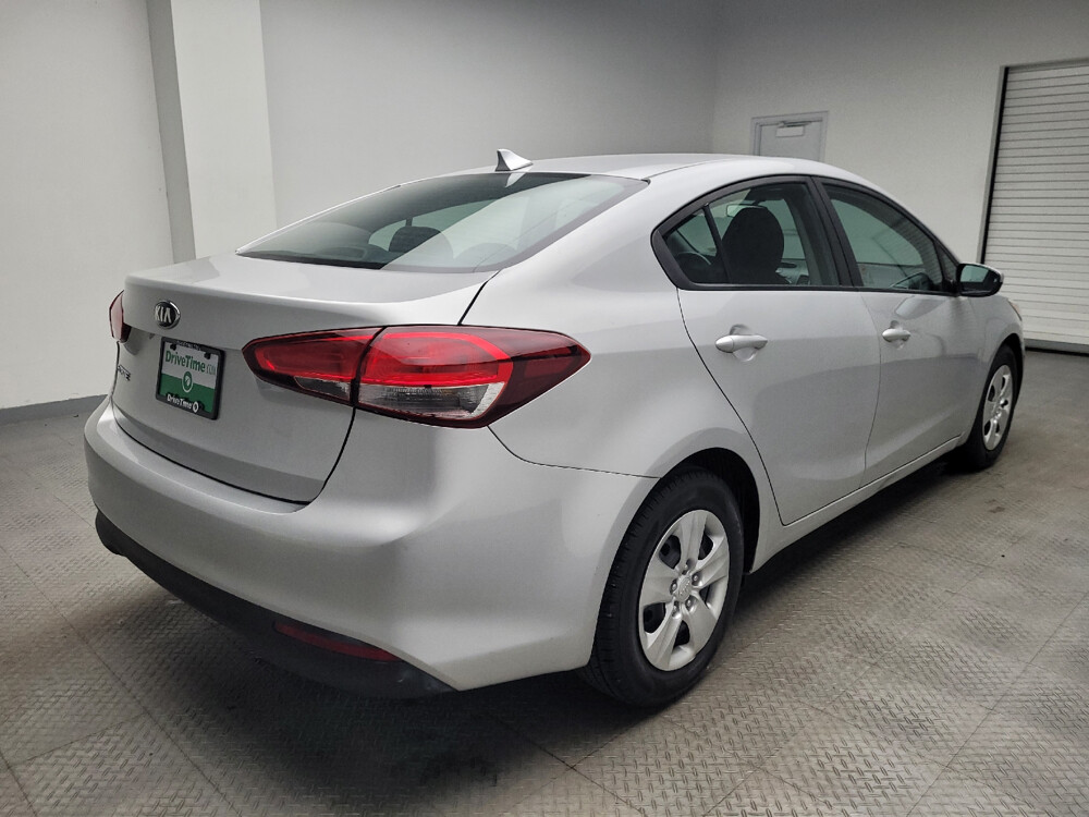 2018 Kia Forte in St. Louis, MO 63136 - 18046427 9