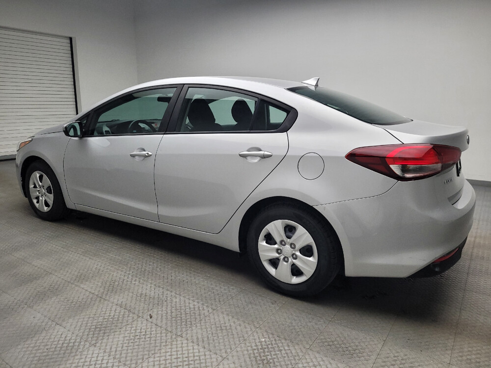 2018 Kia Forte in St. Louis, MO 63136 - 18046427 3
