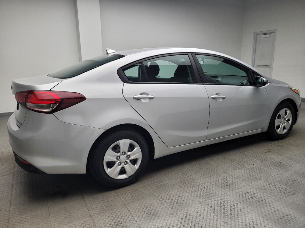 2018 Kia Forte in St. Louis, MO 63136 - 18046427 10
