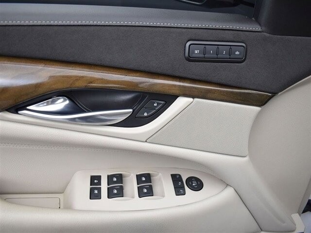 2020 Cadillac Escalade in Winchester, VA 22602 - 18046528 21
