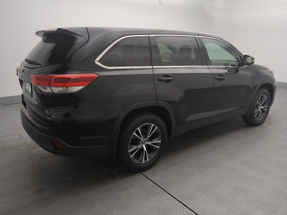2017 Toyota Highlander in St. Louis, MO 63125 - 18046778 10