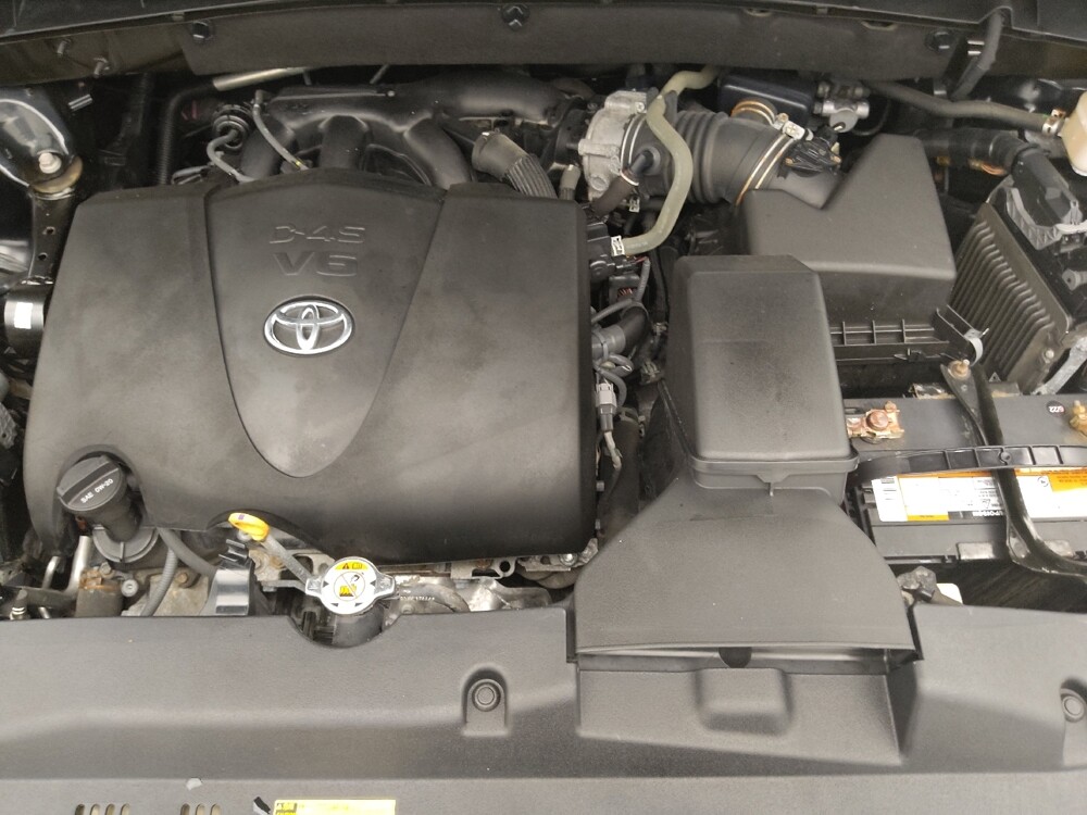 2017 Toyota Highlander in St. Louis, MO 63125 - 18046778 30