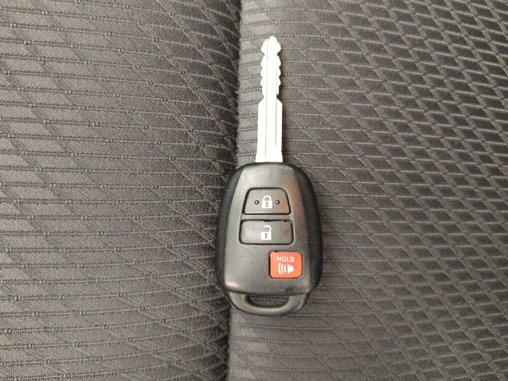 2017 Toyota Highlander in St. Louis, MO 63125 - 18046778 32