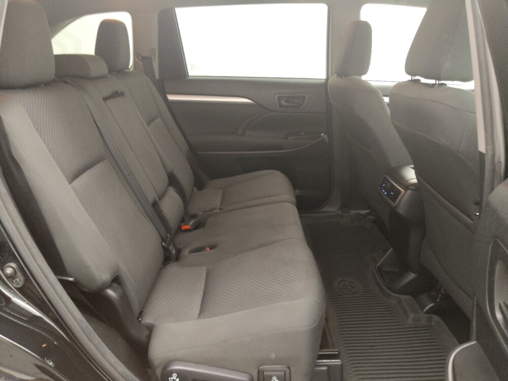 2017 Toyota Highlander in St. Louis, MO 63125 - 18046778 19