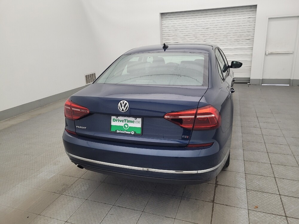 2018 Volkswagen Passat in Tampa, FL 33619 - 18046827 7