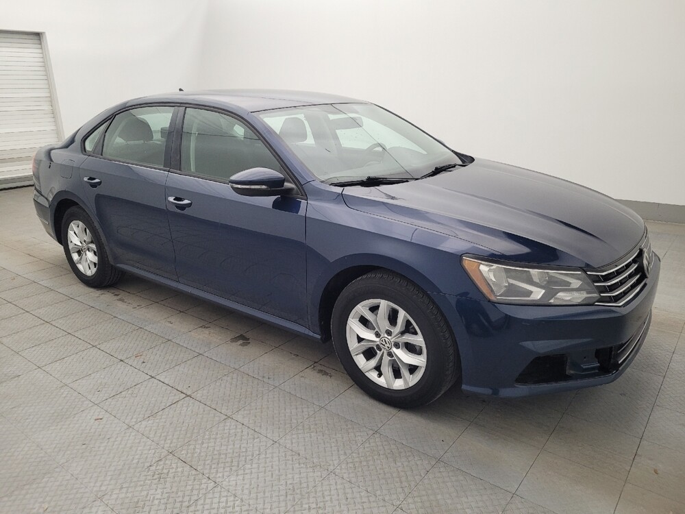 2018 Volkswagen Passat in Tampa, FL 33619 - 18046827 11