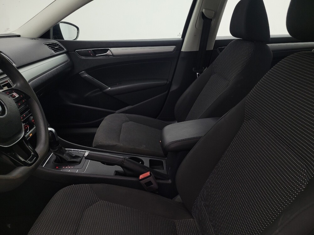 2018 Volkswagen Passat in Tampa, FL 33619 - 18046827 17