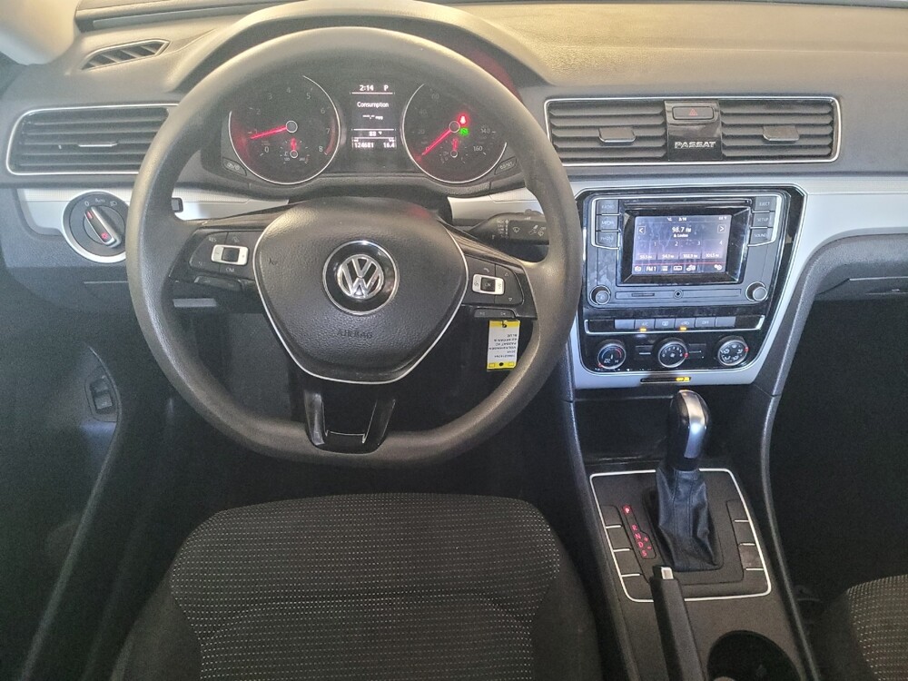 2018 Volkswagen Passat in Tampa, FL 33619 - 18046827 22