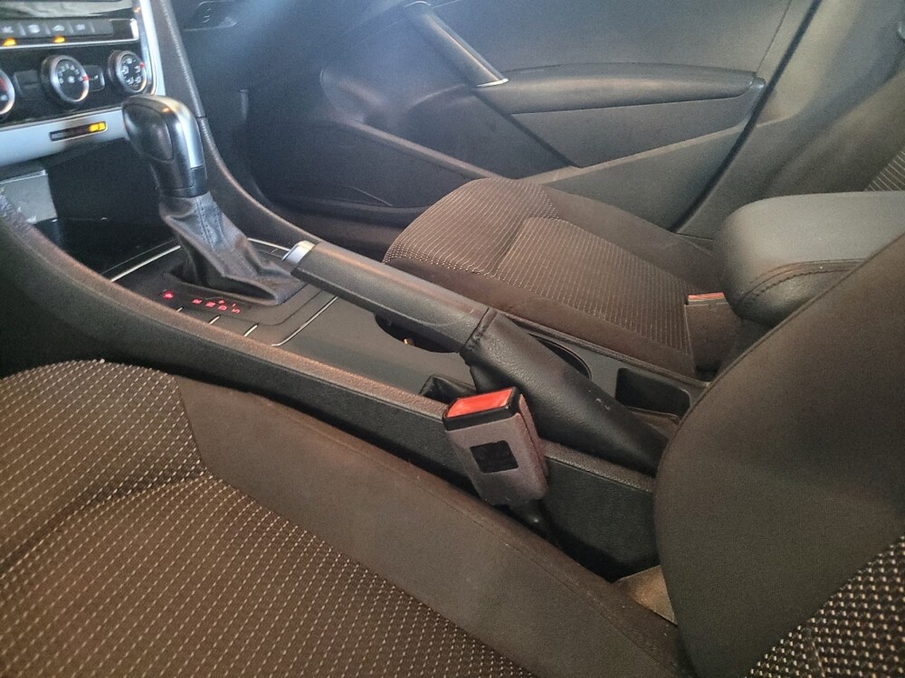 2018 Volkswagen Passat in Tampa, FL 33619 - 18046827 26