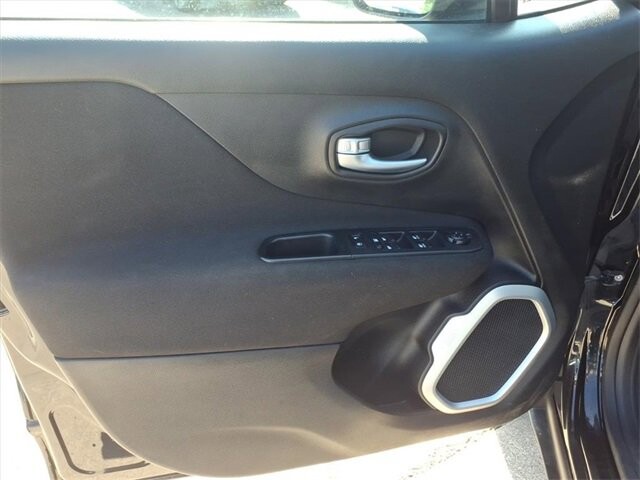 2018 Jeep Renegade in Troy, IL 62294-1376 - 18047011 16