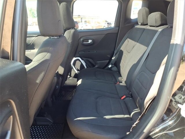 2018 Jeep Renegade in Troy, IL 62294-1376 - 18047011 21