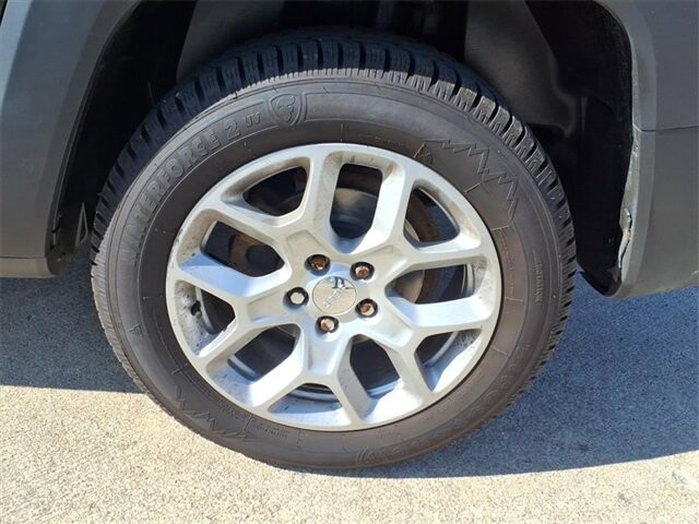 2018 Jeep Renegade in Troy, IL 62294-1376 - 18047011 22