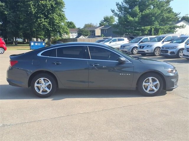 2018 Chevrolet Malibu in Troy, IL 62294-1376 - 18047015 25