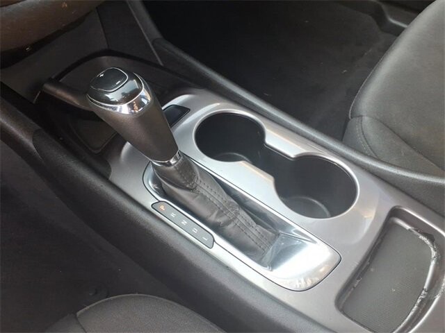 2018 Chevrolet Malibu in Troy, IL 62294-1376 - 18047015 9